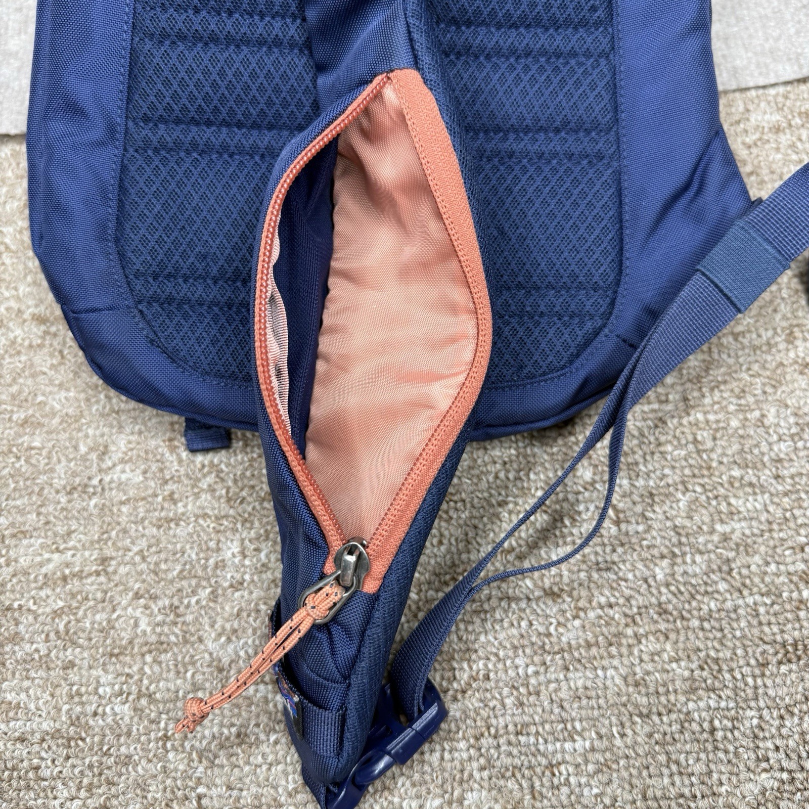 Patagonia Atom 8L Sling Bag One Size Pink Blue Outdoor Hiking Running