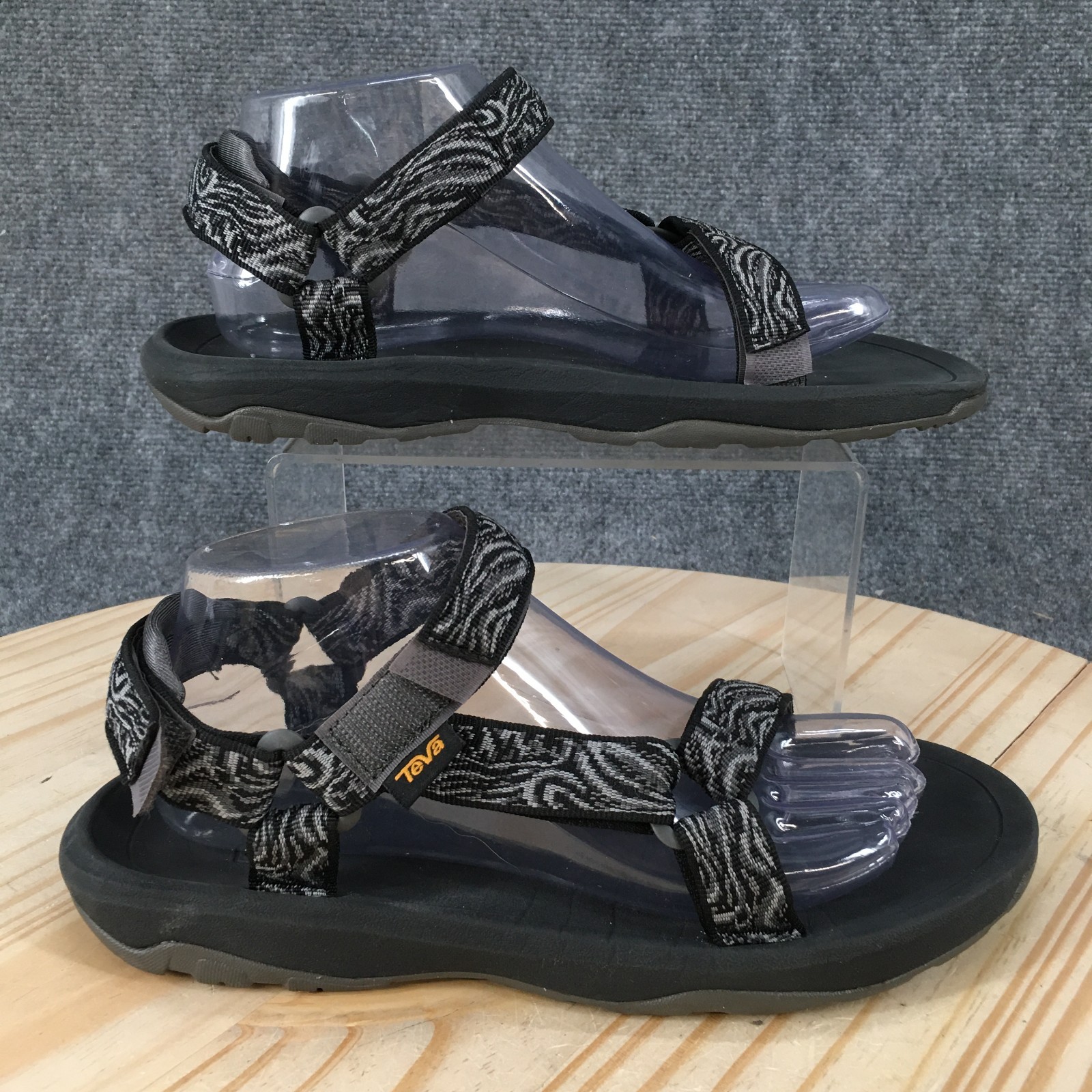 Teva Hurricane XLT2 Sandals Mens 7 Hiking Strappy Comfort Low Top Black Gray