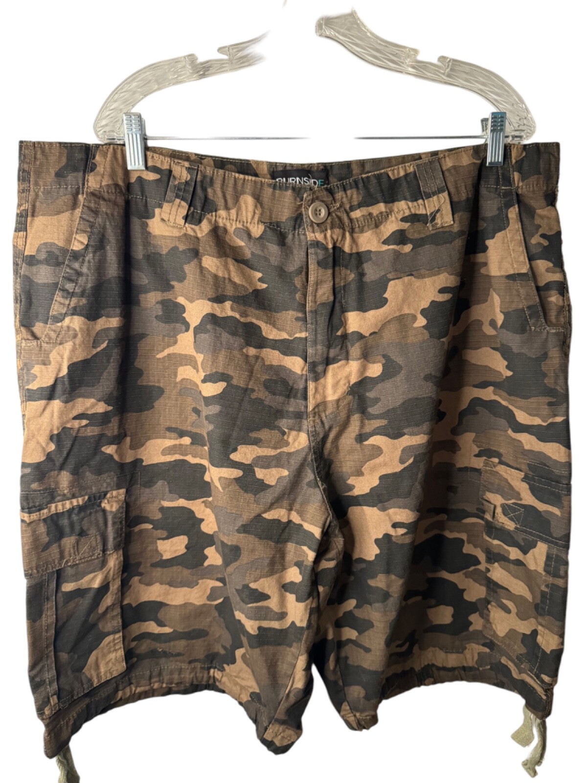 Burnside Men’s Cargo Camouflage Shorts Size 42 inseam 13.5 in
