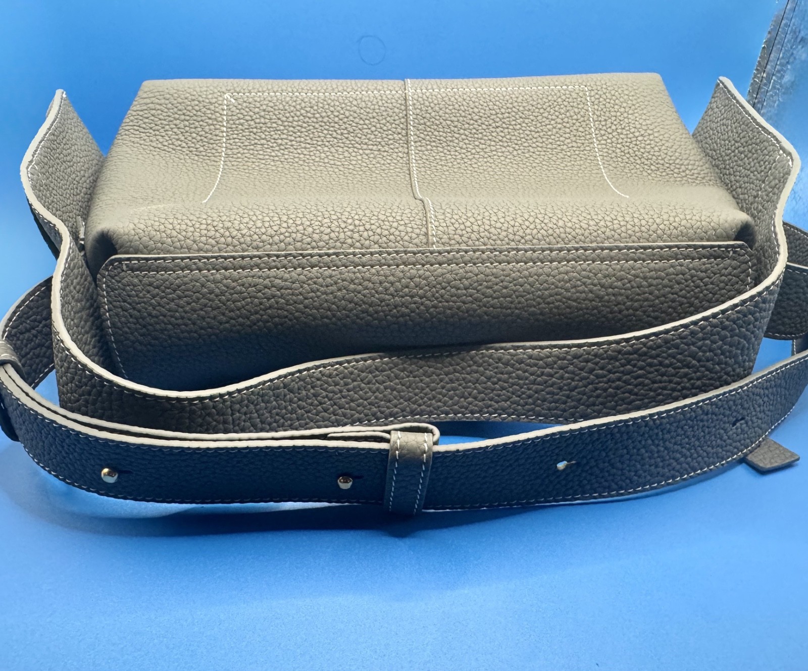 Songmont Ear Eave Bag, Cowhide Commuter Messenger Bag