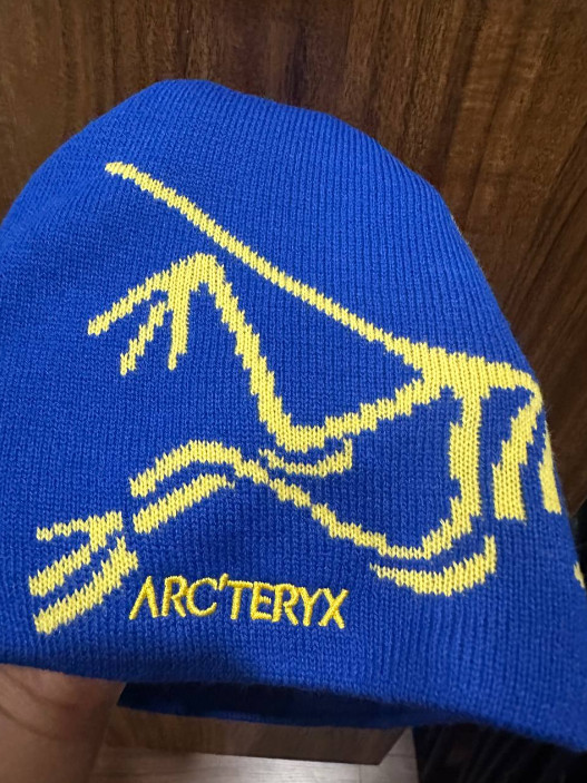 Arc’teryx Bird Head Toque Beanie Blue Yellow Logo NWT Unisex