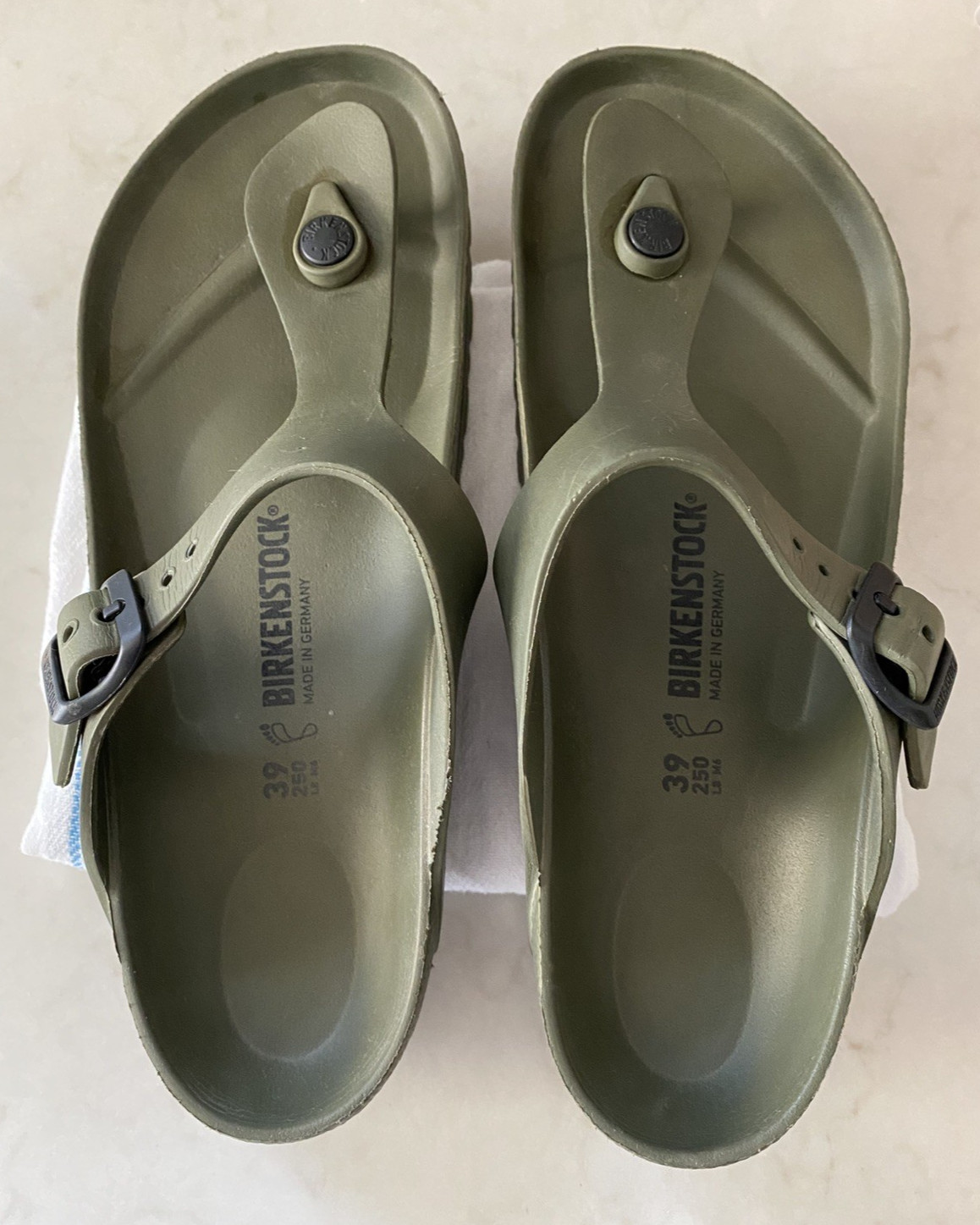 Birkenstock Women’s 39 (US 8-8.5) Gizeh Essential Sandal Lightweight EVA Green