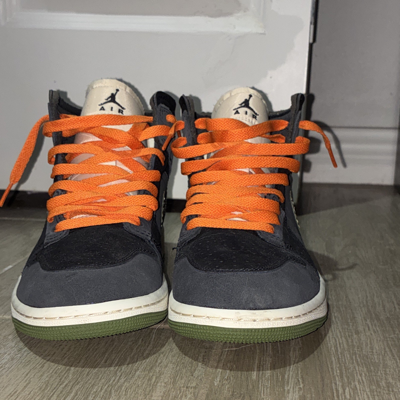 Jordan Air Jordan 1 Mid Mid-Top Colorblock Sneaker Black Gray Green Orange