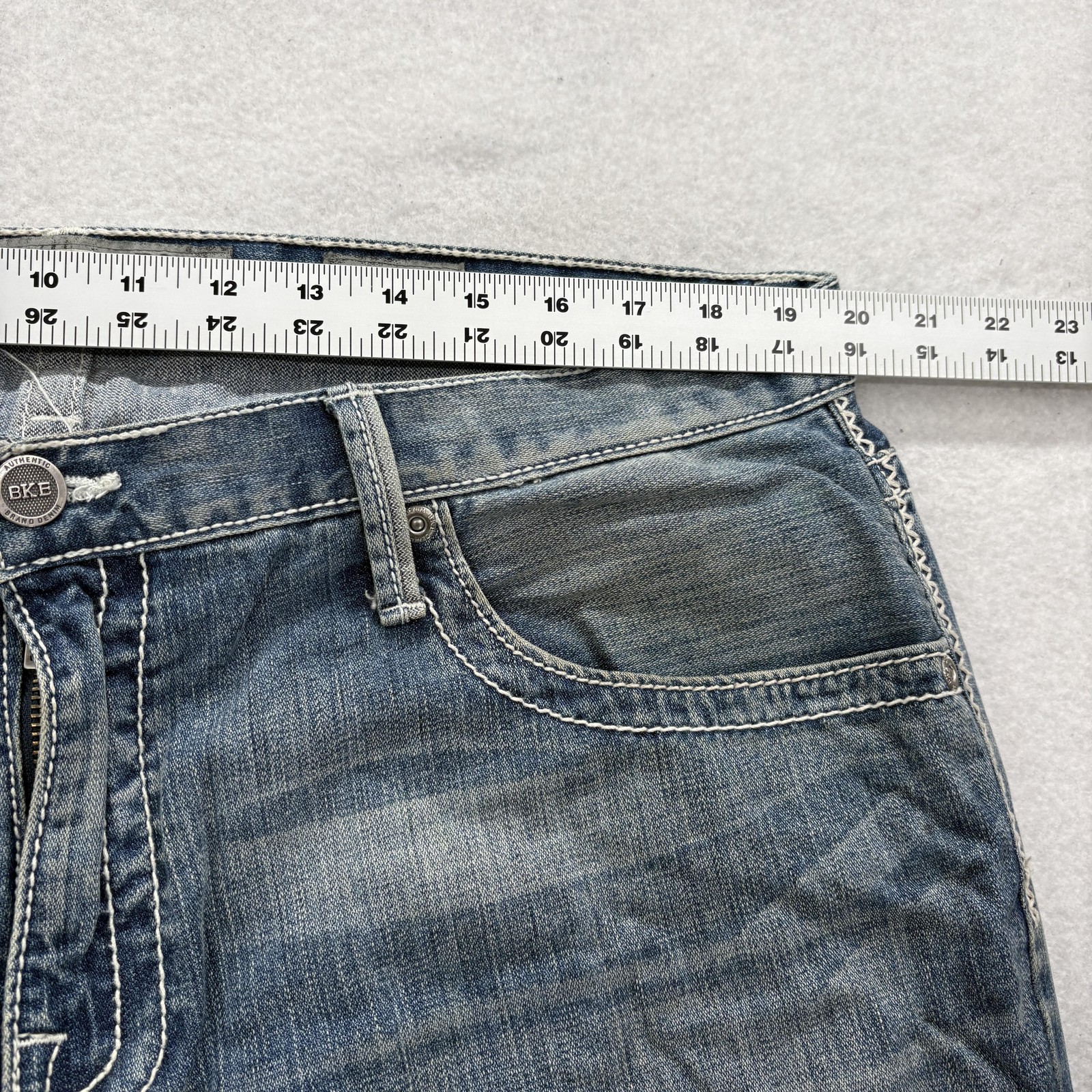 Buckle BKE Derek Straight Jeans Mens 38×34 Blue Wash Relaxed Distressed Denim