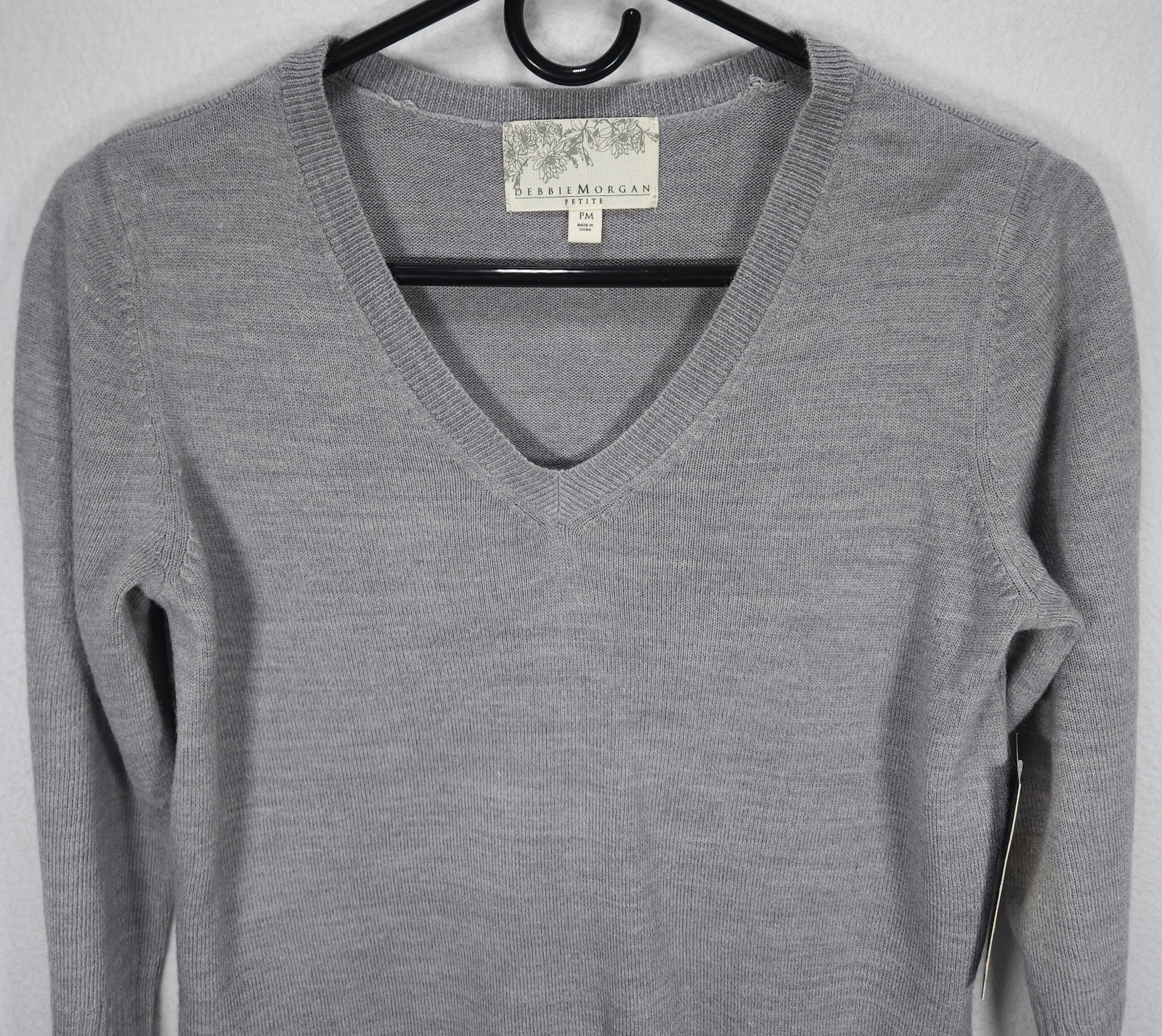 Debbie Morgan Petite Women’s ¾ Sleeve V-Neck Sweater Gray Size PM