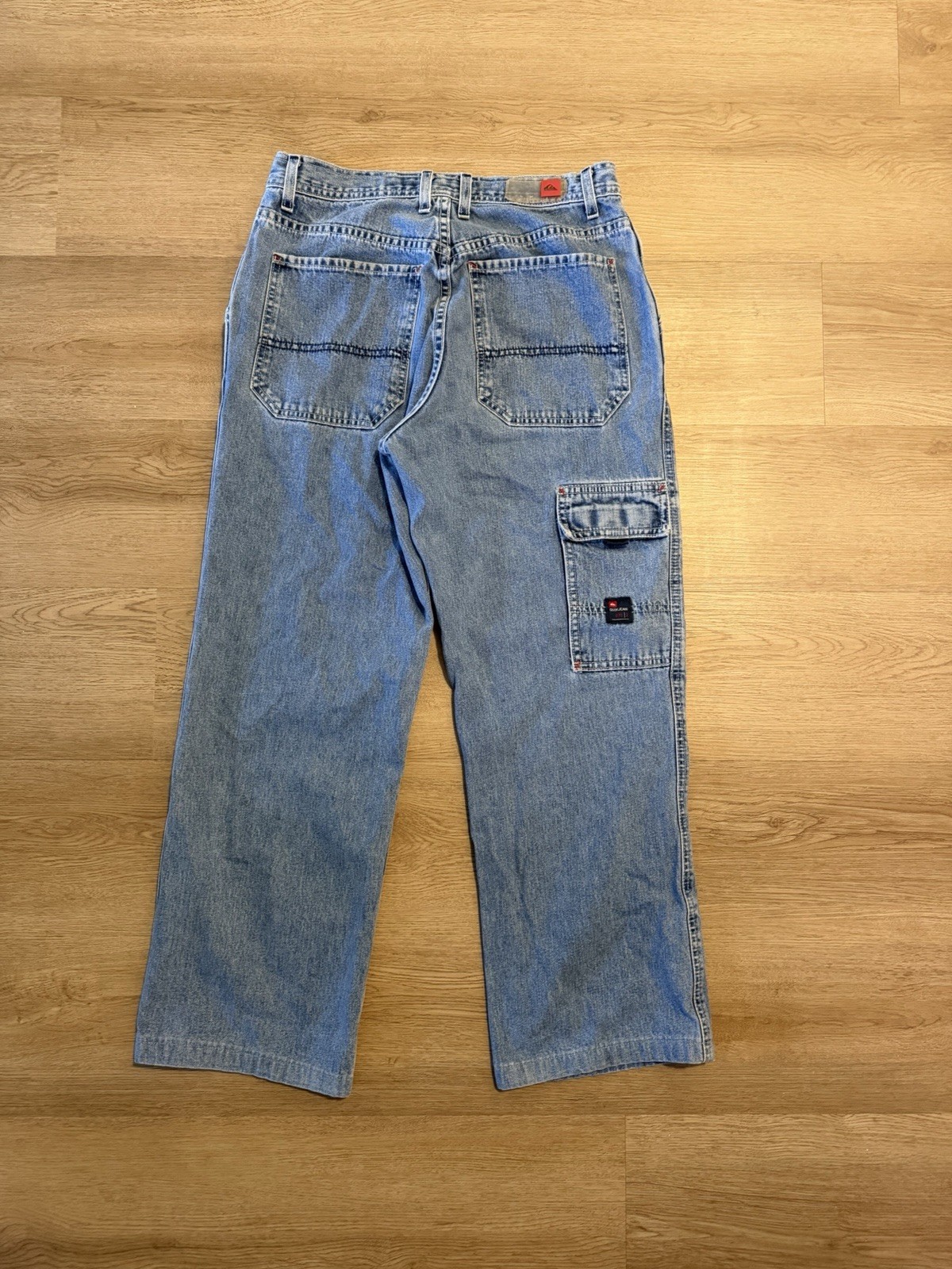 Quiksilver Men’s Blue Denim Relaxed Fit Jeans Medium Wash Cargo Pockets Logo
