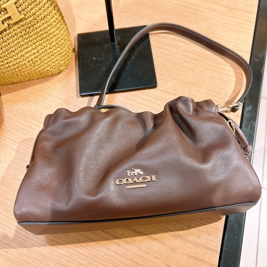 NWT Coach Faye Shoulder Bag CV529 Gold/Maple