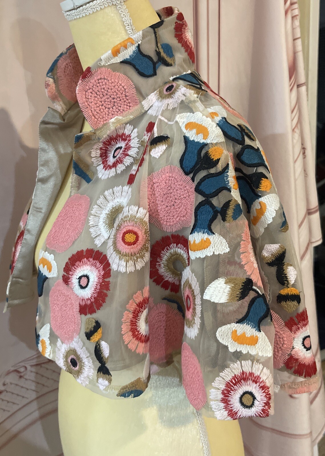NEW Pink Red Blue Floral Embroidered Capelet Shawl Open Cardigan Shrug One Size