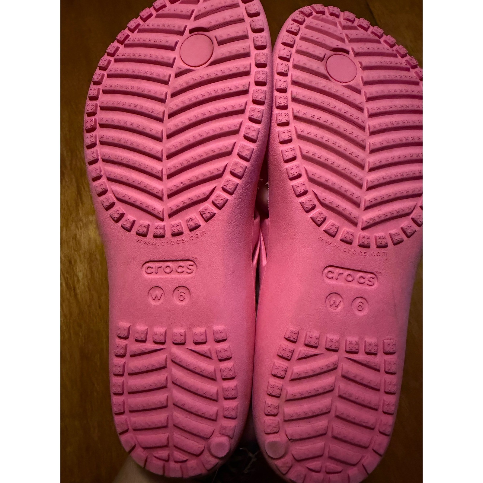 Crocs Kadee II Flip Flops Womens 6 Electric Pink Sandals Iconic Comfort Summer