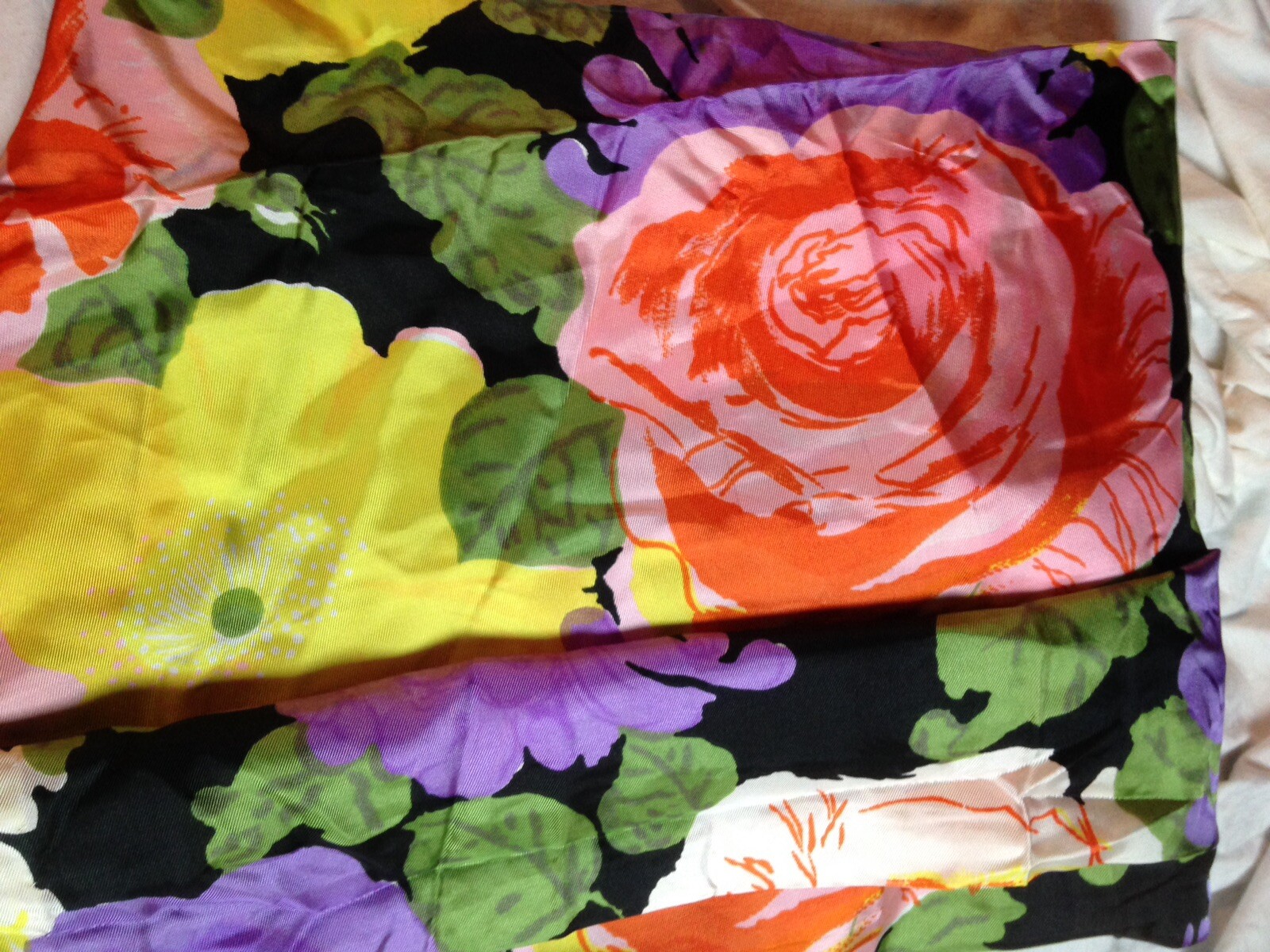 VTG Size 20 Skirt Relaxed Fit Maxi Spring Summer Fall Any Season Very colorful.