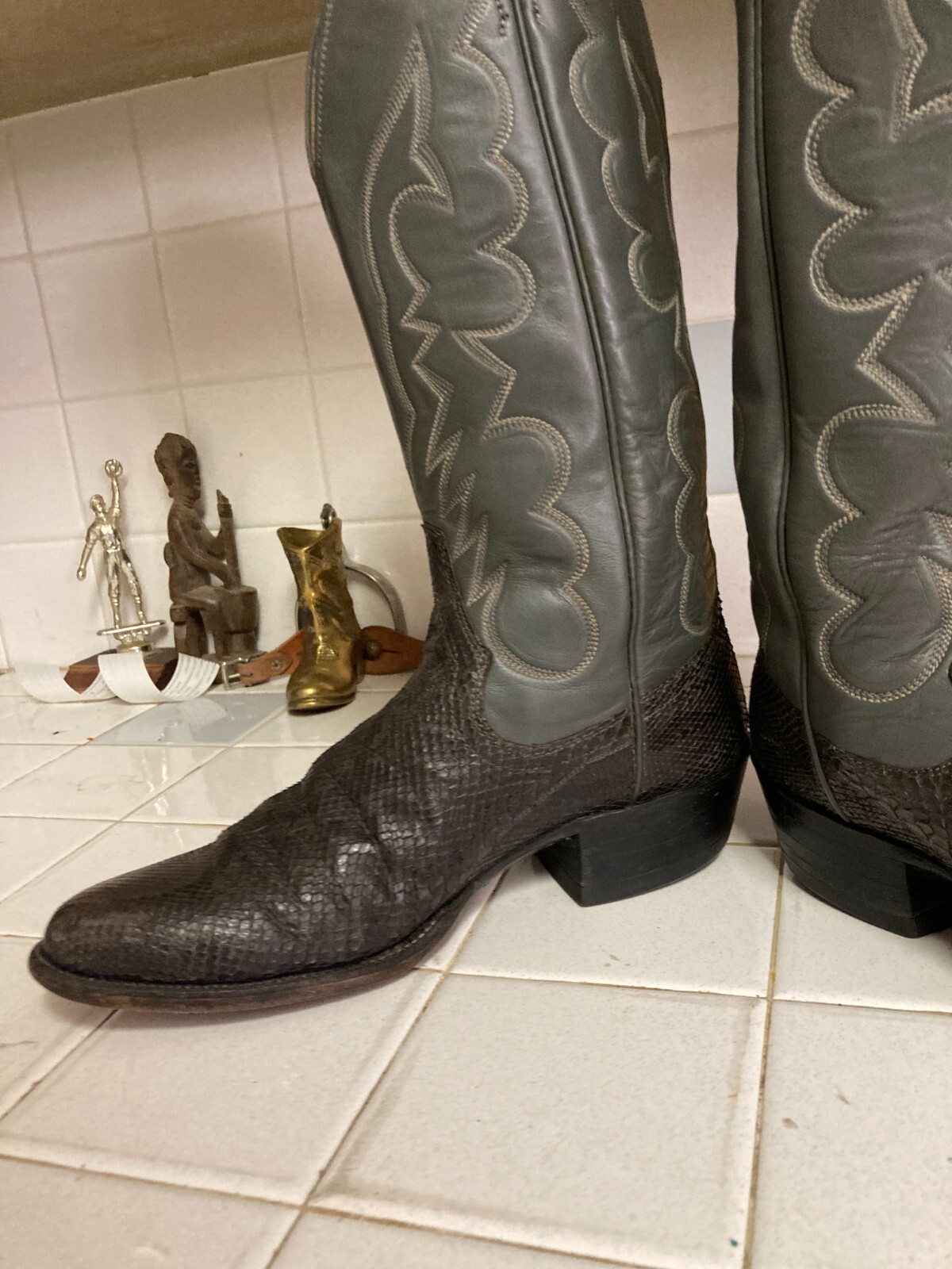 Vintage Sanders Handcrafted Boots Silver Snakeskin & Leather Pull on Men 9 B