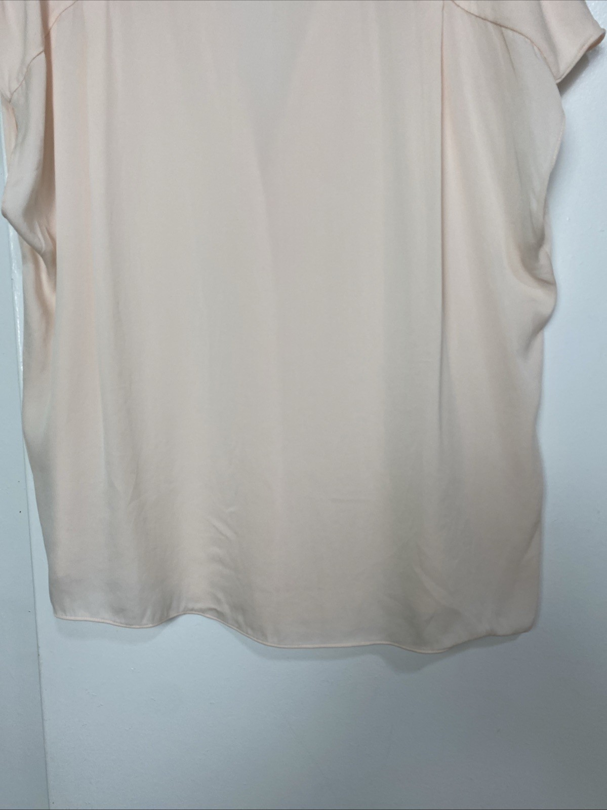 Vince Silk Blouse Top Size L Women’s Pink Satin Split Neck Sleeveless Buttons