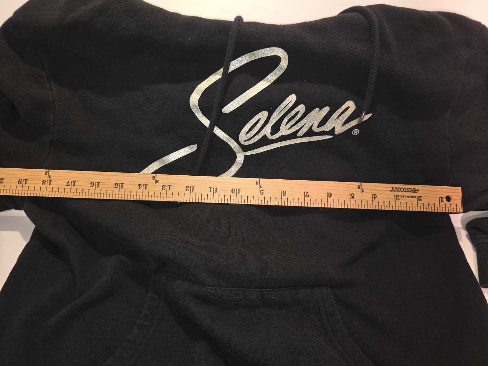 Selena Black Pullover Hoodie Men’s M Graphic Logo Print Drawstring Pockets