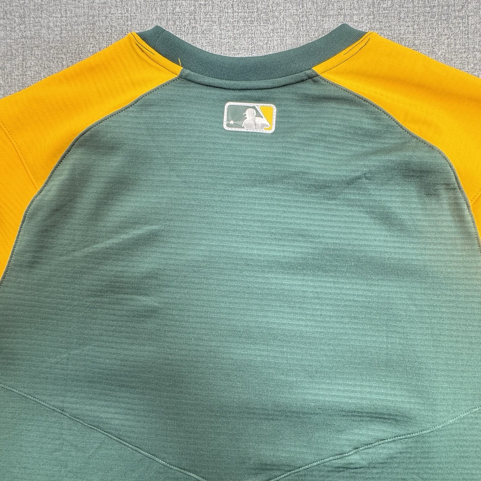 Nike Oakland Athletics MLB Dri-Fit Pullover Long Sleeve Shirt Men’s Large Green