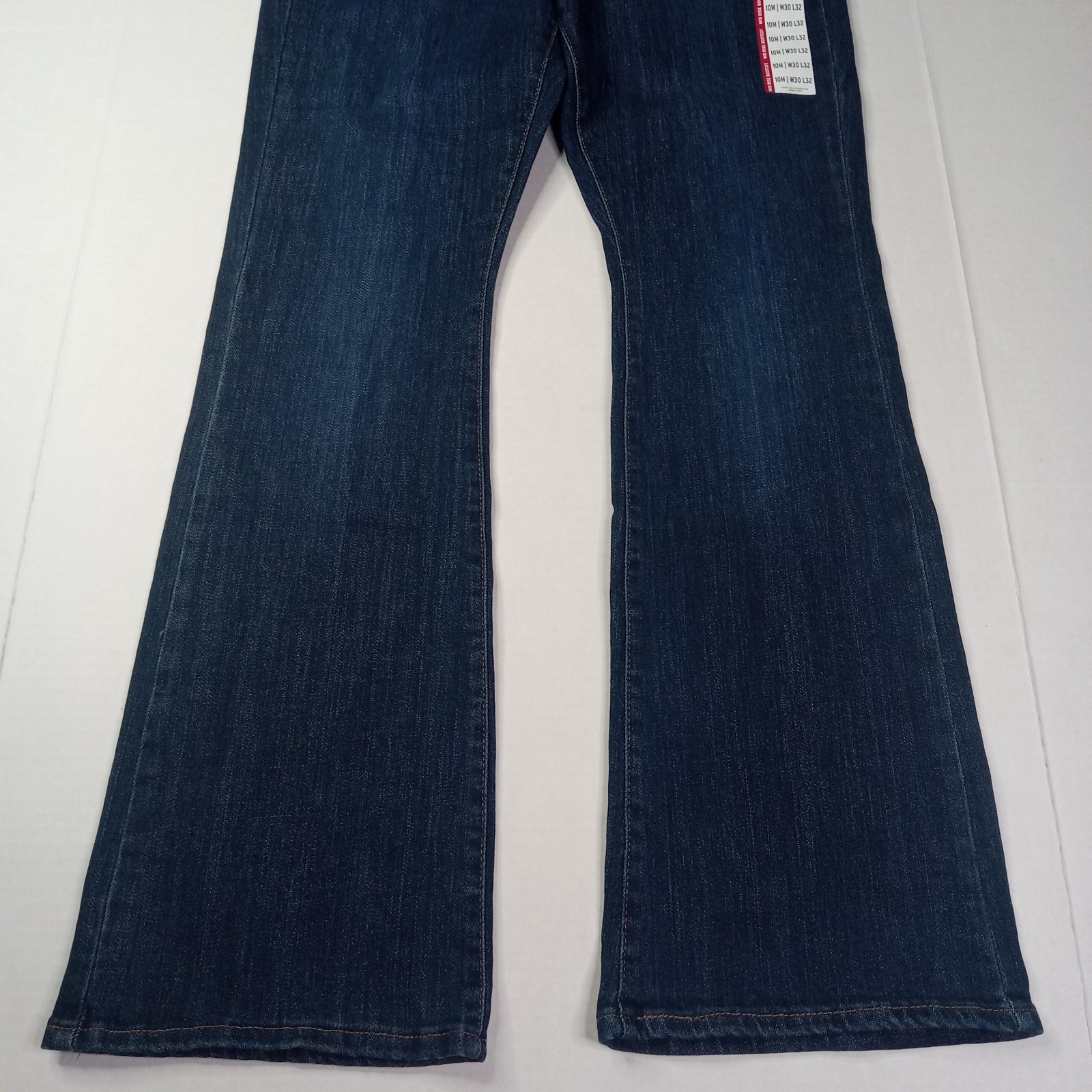 Levi Strauss Signature Mid Rise Bootcut Jeans Women’s Size 10M 30×32 Blue
