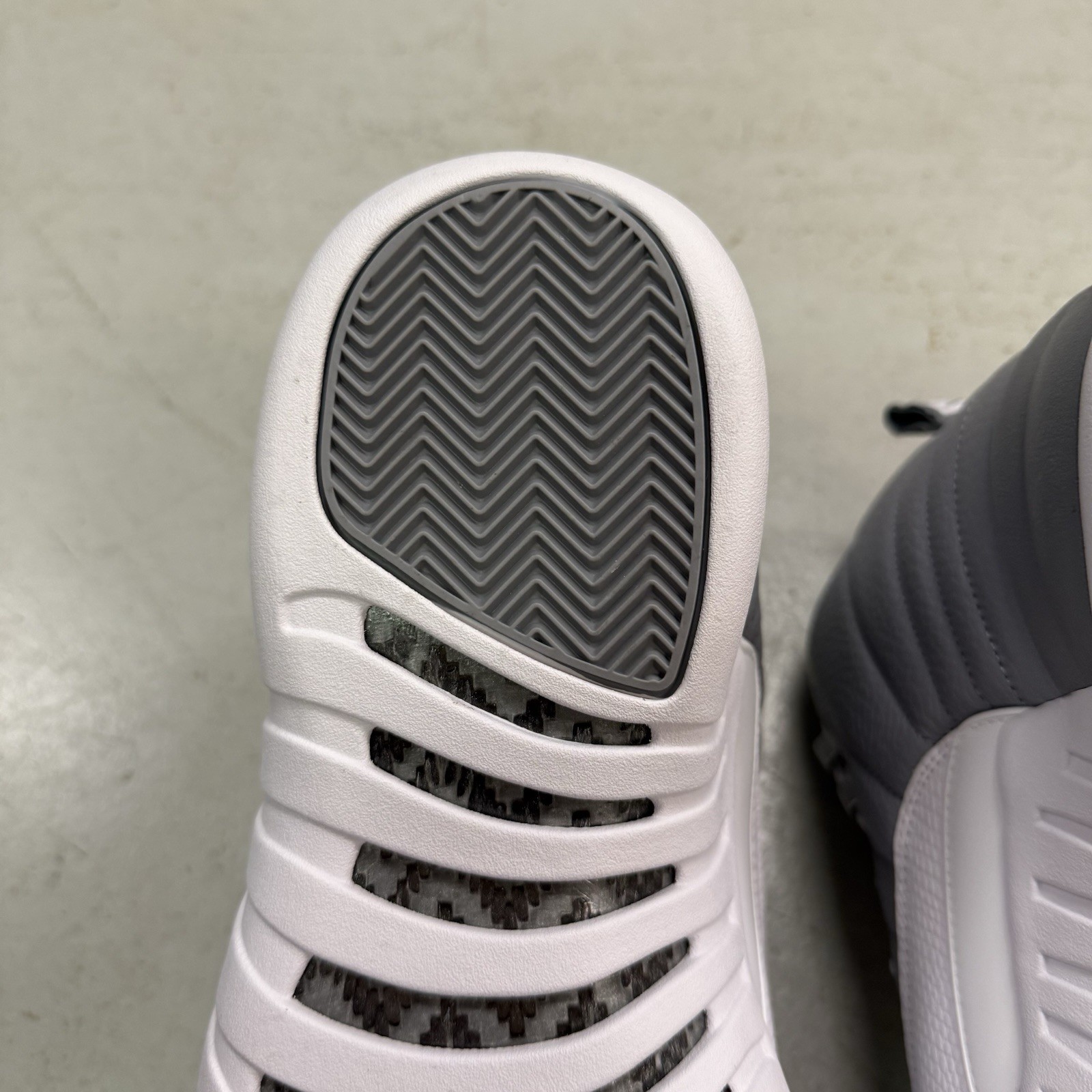 Nike Air Jordan 12 Retro Stealth CT8013-015 Men’s Size 13