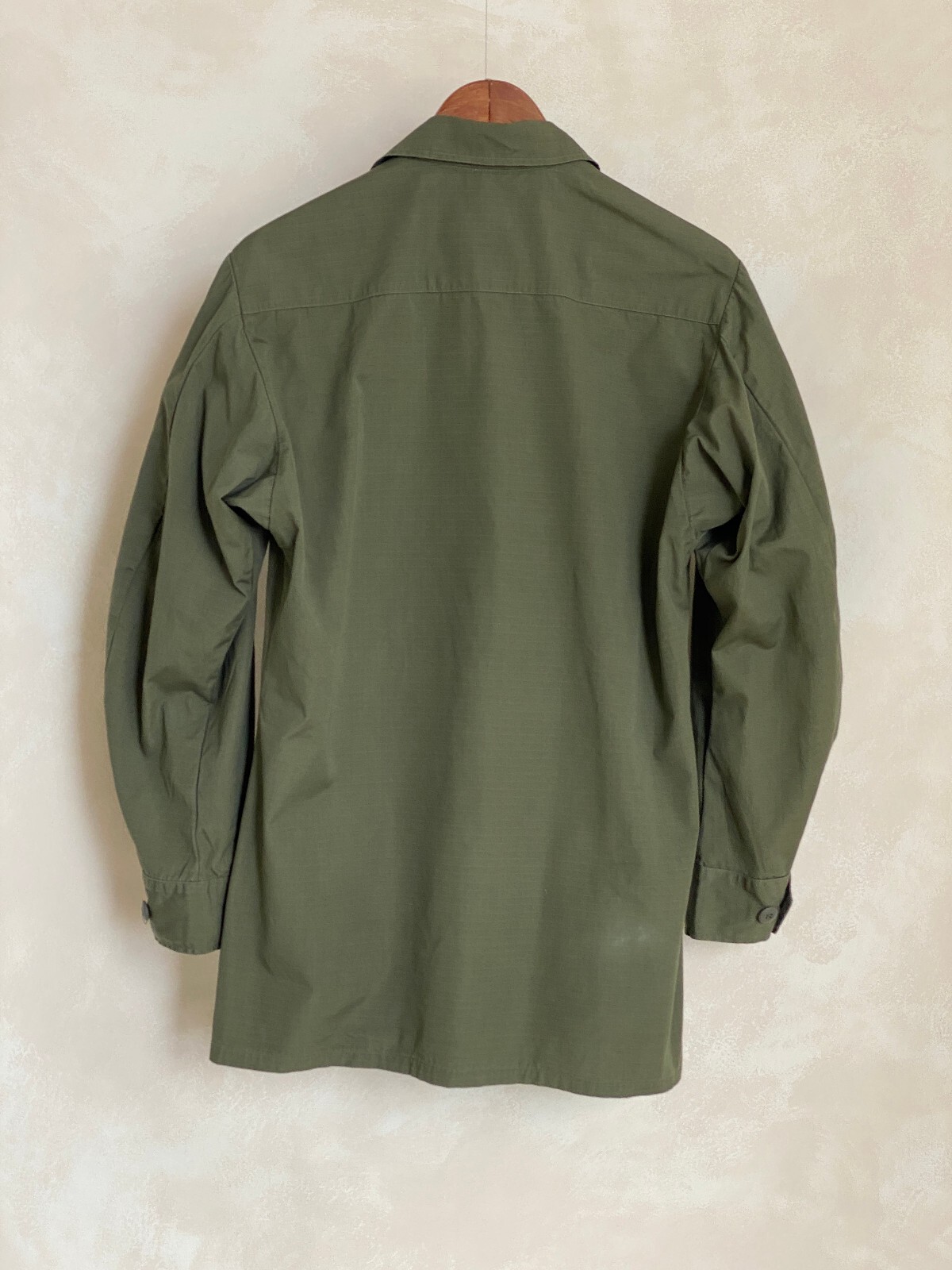 Small Reg. Authentic 1969 US Army vintage Vietnam jungle jacket.