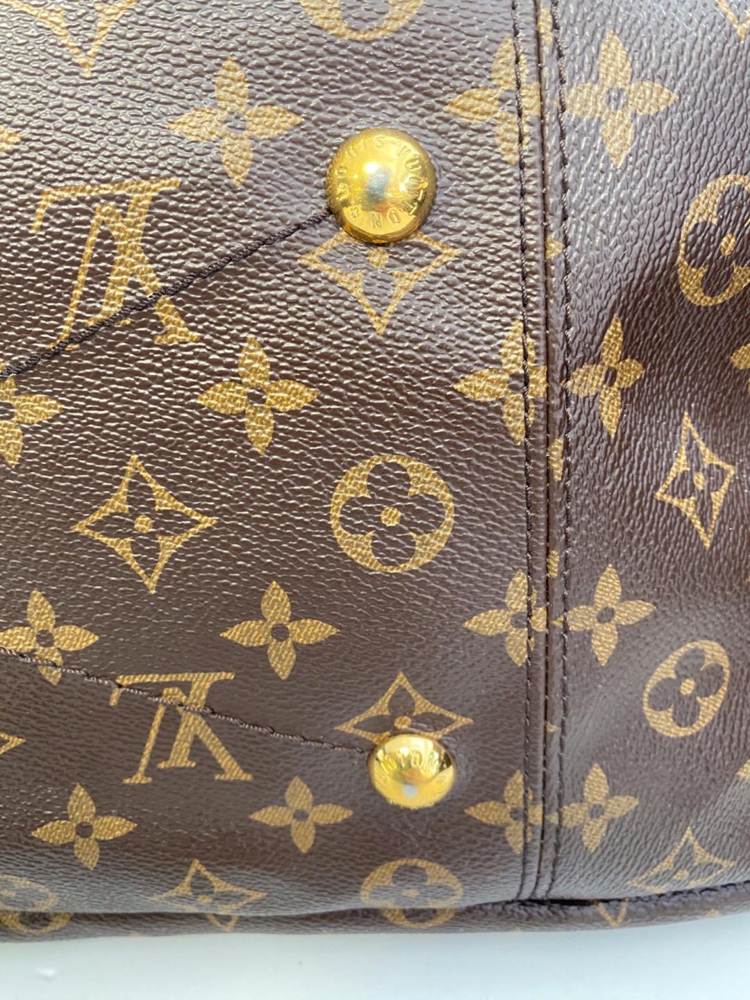 Authentic Louis Vuitton Monogram Artsy MM Shoulder Bag