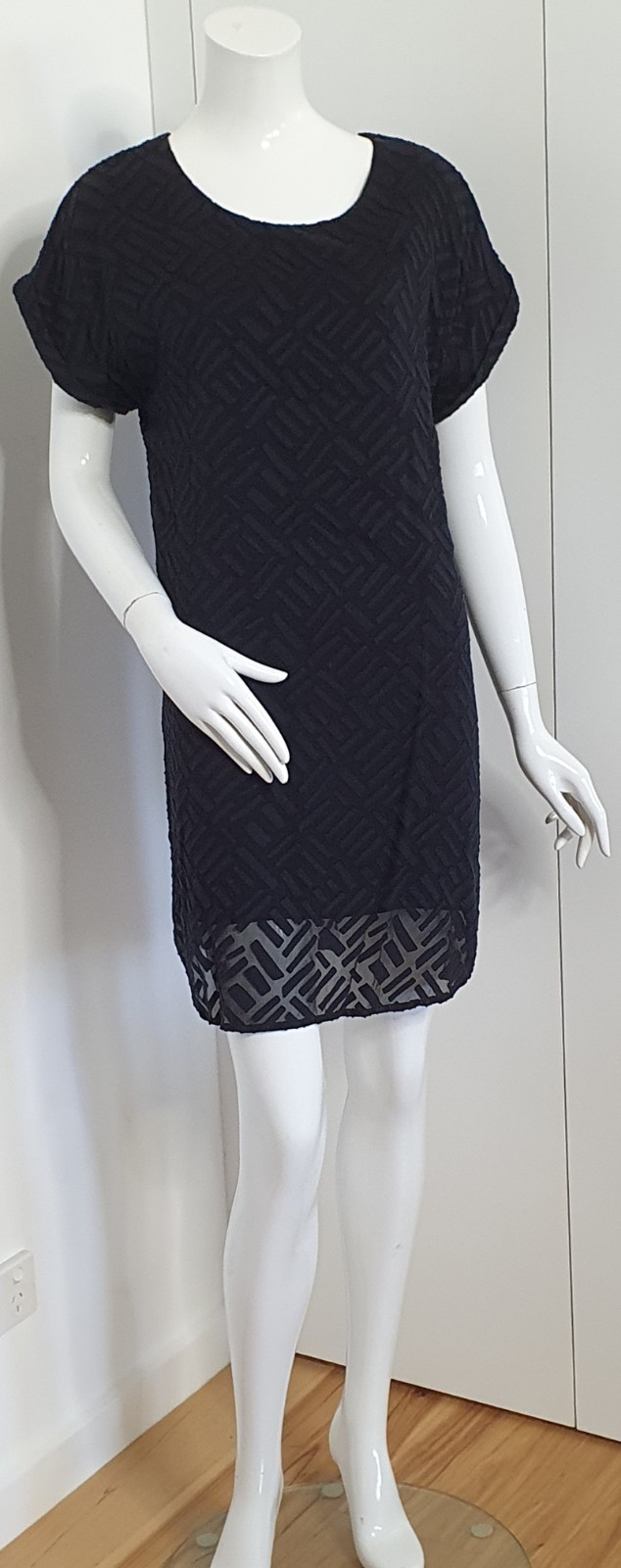 MESOP Sz 10-12 Silk Overlay Shift Dress Cuffed S/Sleeve Black Minimal/Classic