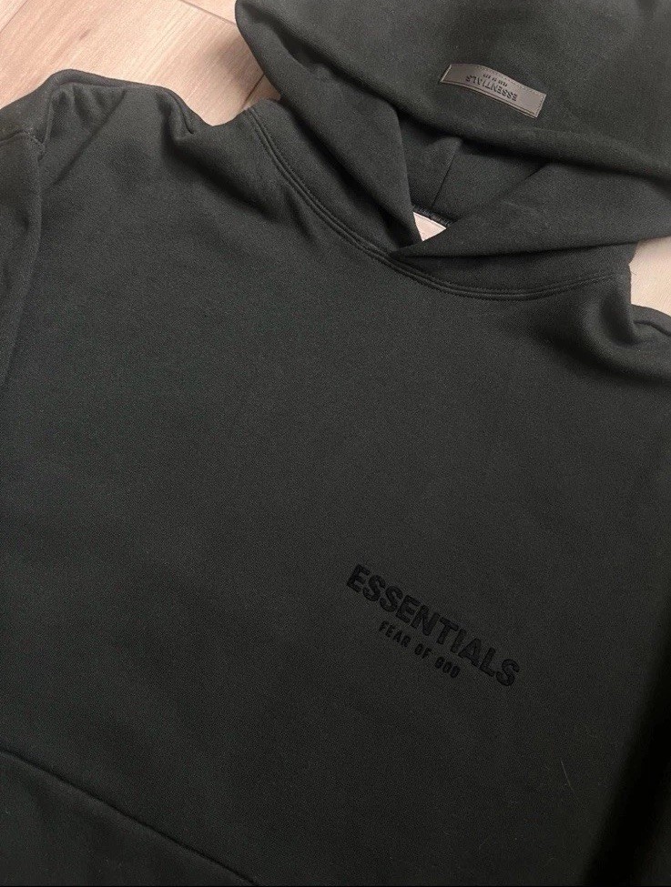 Essentials Fear of God Black Pullover Hoodie Logo Men’s Size M Long Sleeve