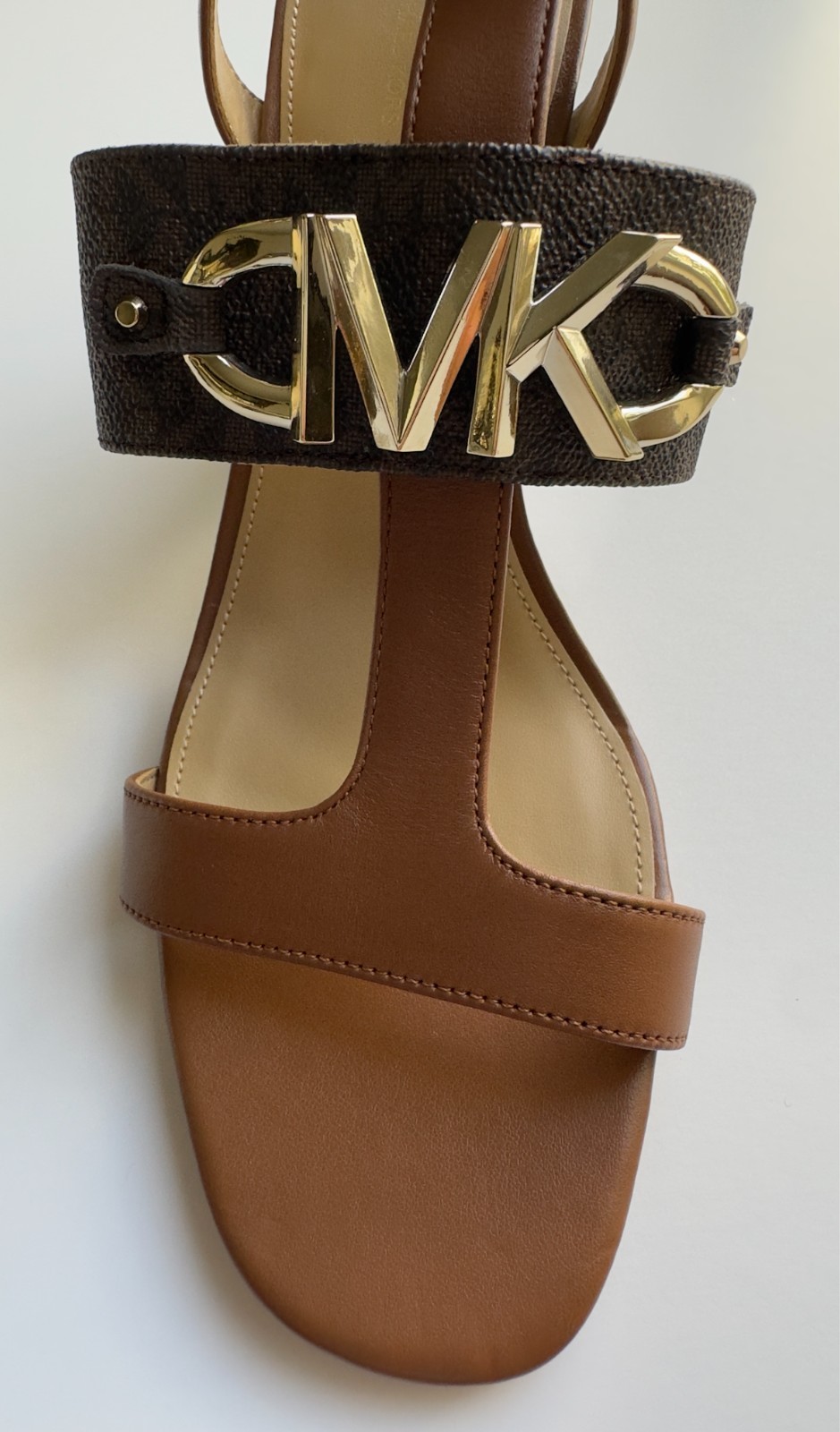 Michael Kors Women’s Izzy brown Leather Sandal T-strap(PV21L)Various Size