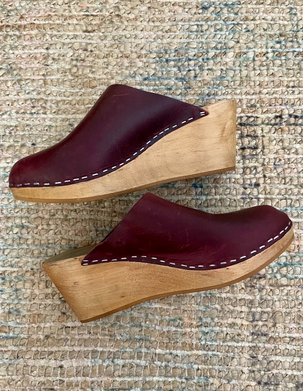Nina Z Women’s Maroon Leather Closed Toe Slipon Wooden Wedge Clog Sandal 36 US 6