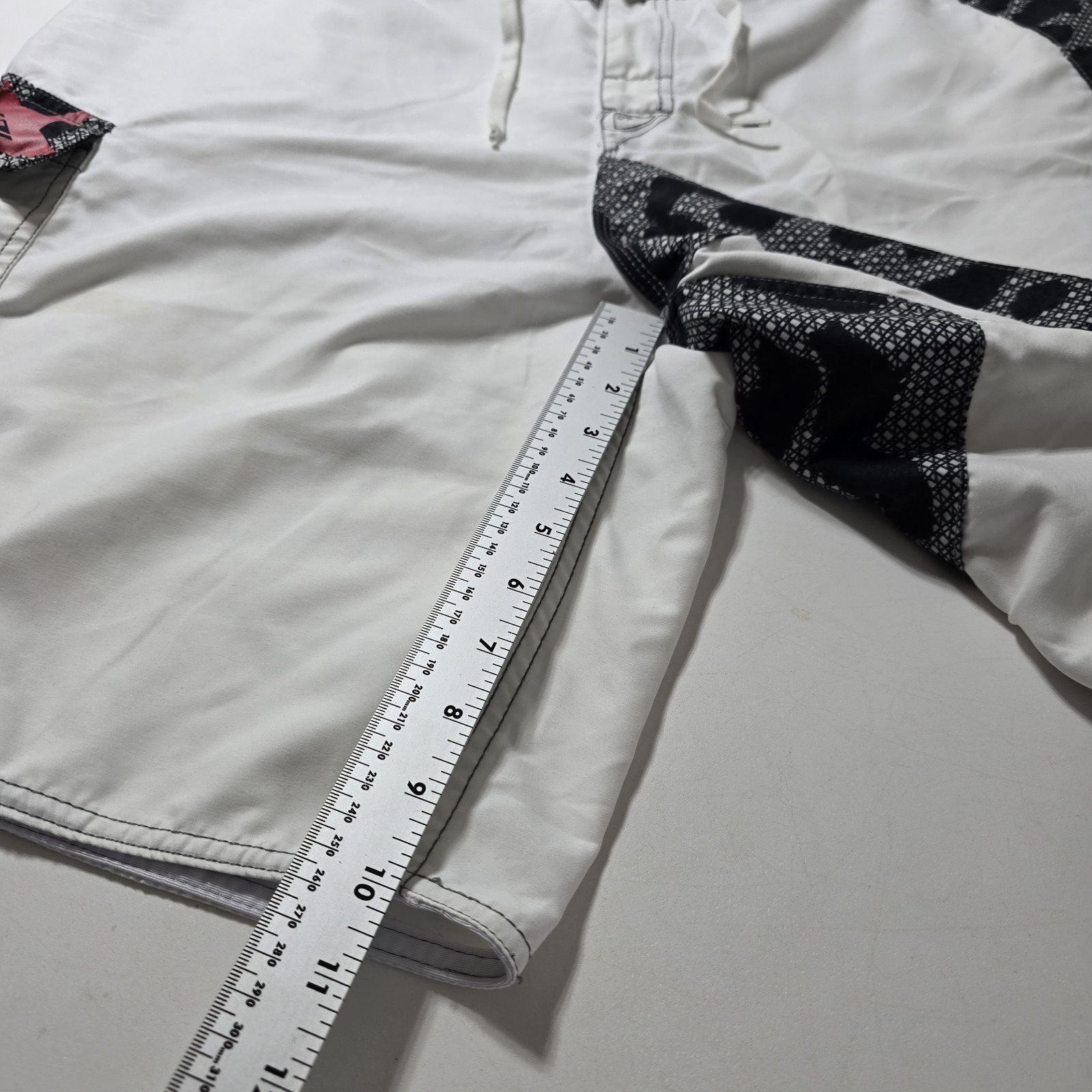 Y2K Quiksilver Board Shorts – 38 Red Star