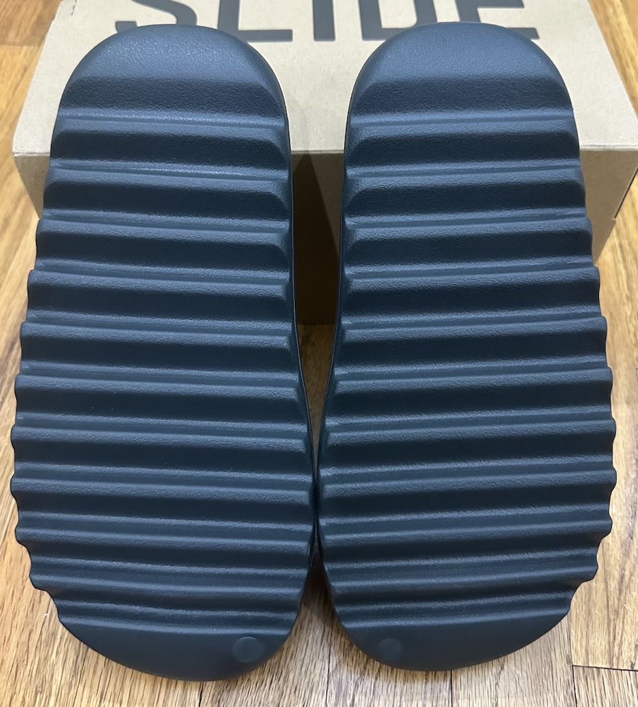 adidas Yeezy Slide Dark “Onyx” ID5103 Black Slides Men’s 11