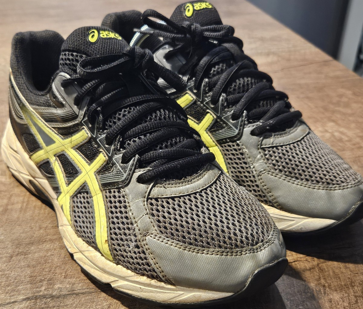 ASICS Black Gray Yellow Low Top Mesh Men’s Sneaker Lace Up Synthetic Rubber