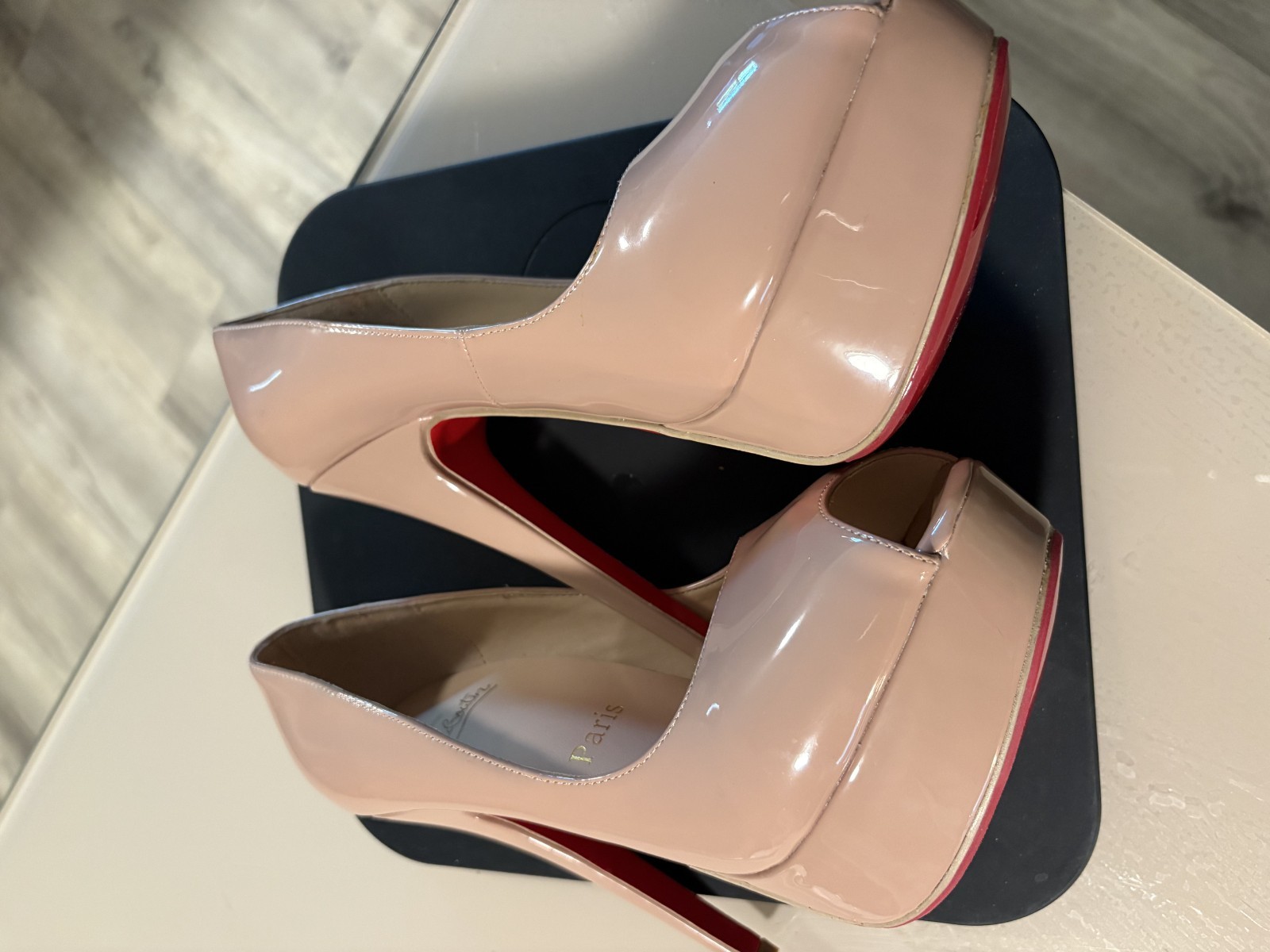 Christian Louboutin Sz 39 New Very Prive Heels Red Bottom Nude Patent Leather