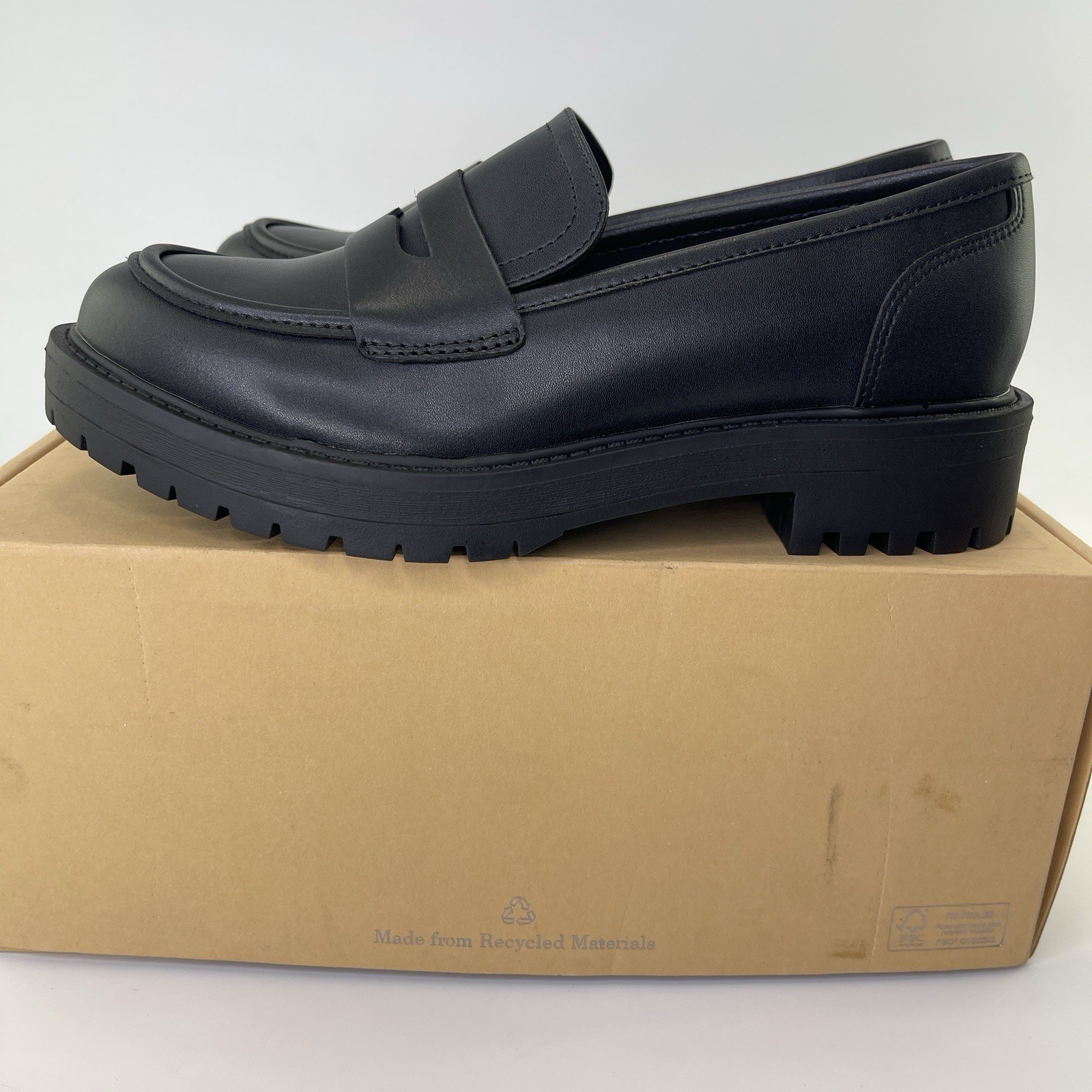WYDR STUDIOS Tate Vegan Classic Black Loafers Womens Sz 8 Wide