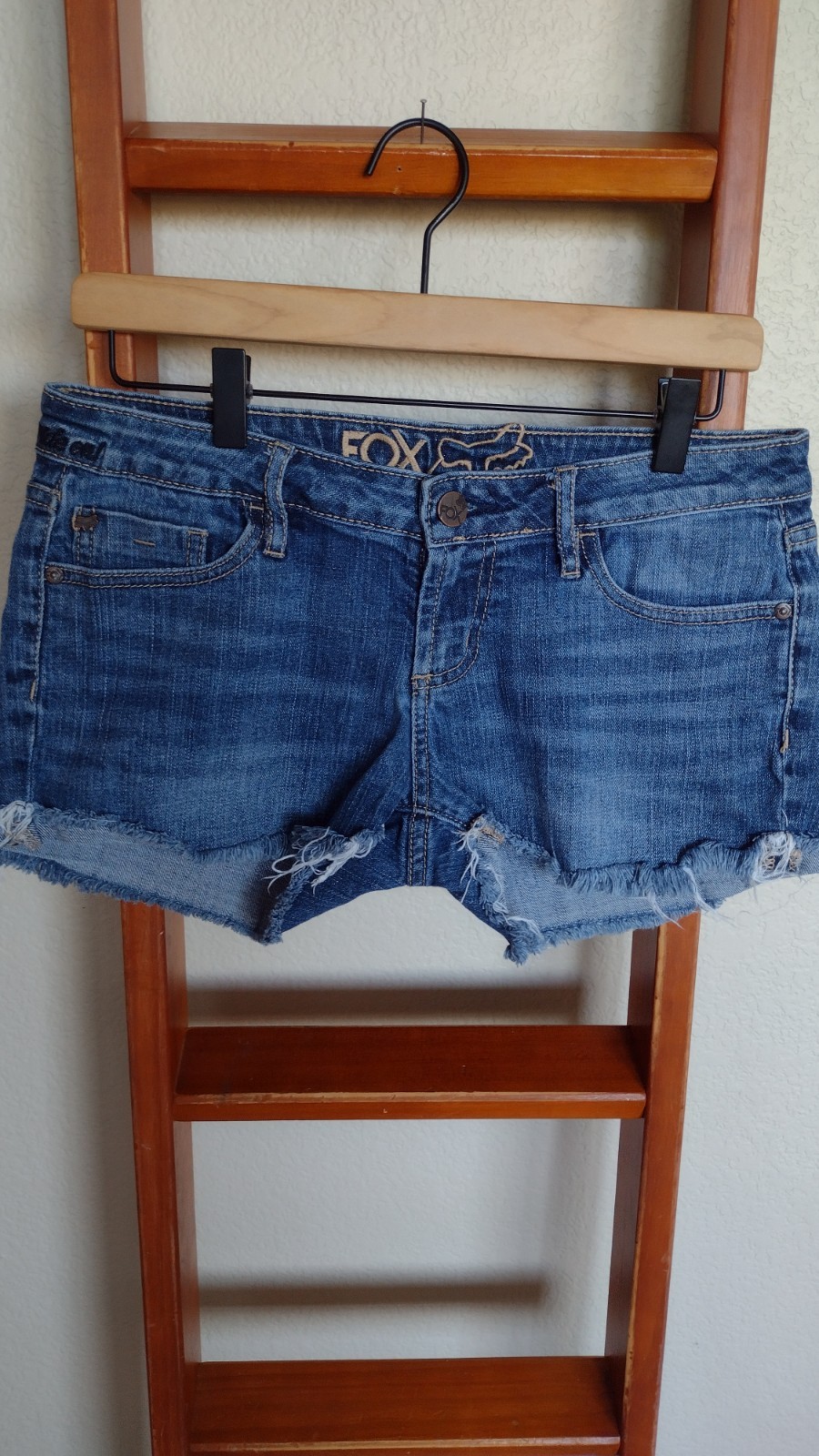 Fox Nickel Women’s Low Rise Cut-Off Denim Shorts Blue Medium Wash 5-Pocket 3