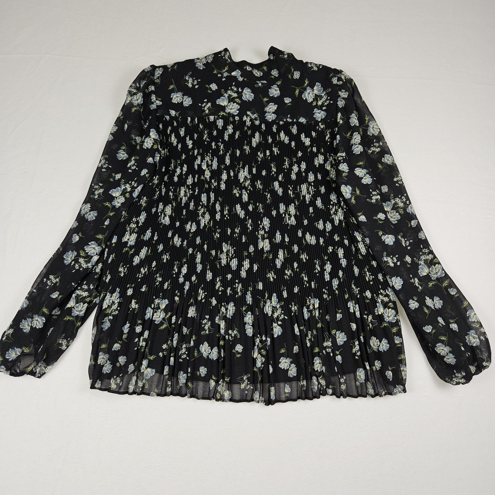 MNG Mango Pleated Floral Blouse Womens 6 Relaxed Necktie Black Cottage Romantic