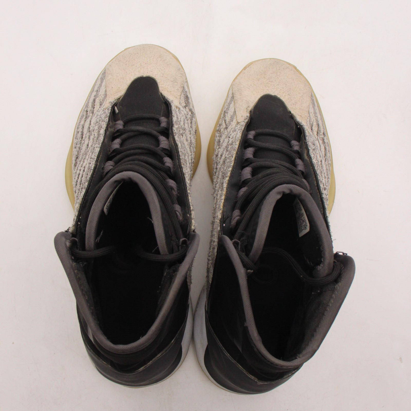 Adidas Yeezy Quantum Men’s Size 9.5 Athletic Casual Sneakers EG1535