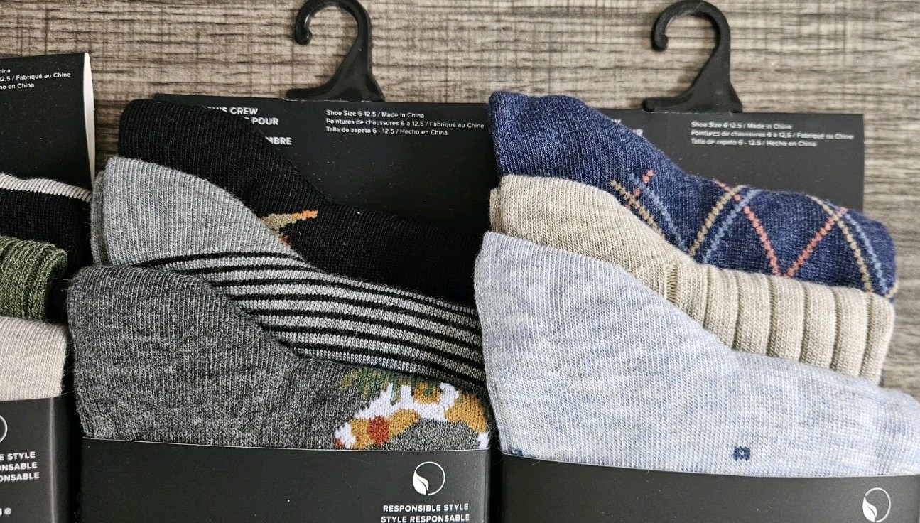 Lot of 3 GOLDTOE Men’s 3 Pair Assorted Crew Dress Socks Size 6-12.5 NWT Dog Boat