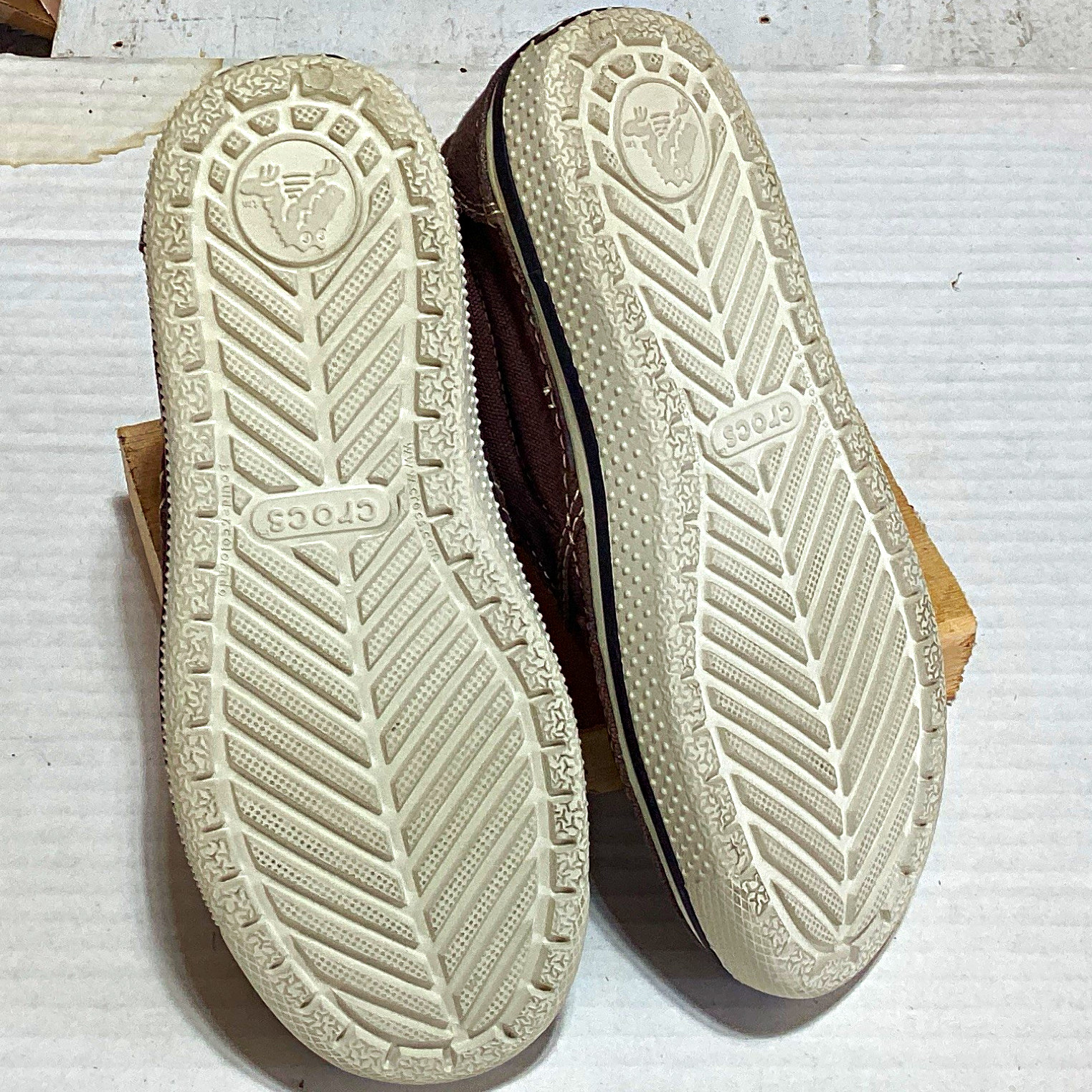 Crocs Men’s Brown Slip-On Casual Size M5 W7 J6