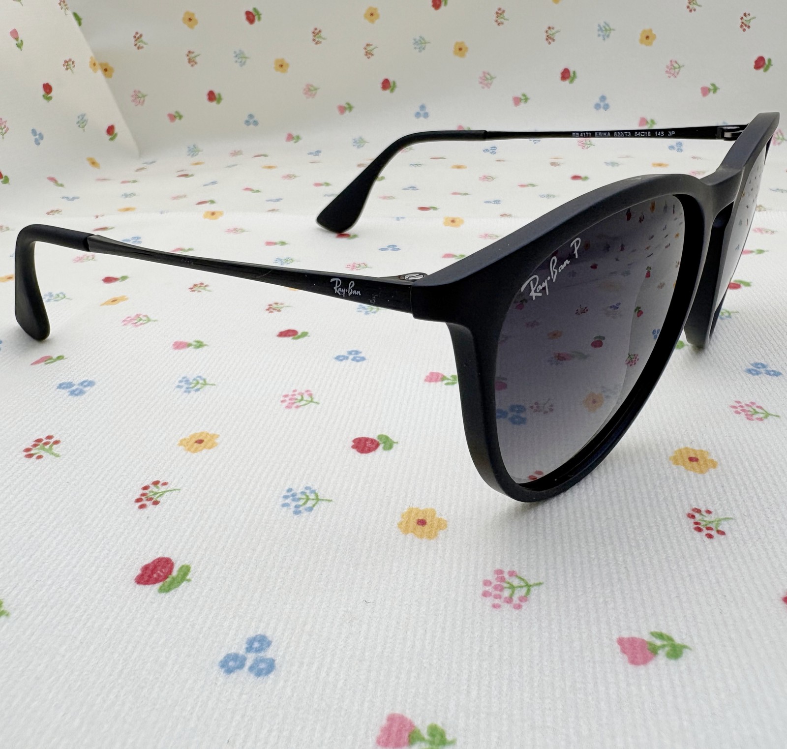 Ray-Ban RB4171 622/T3 54-18 Erika Matte Black Frame Grey Gradient Polarized Lens