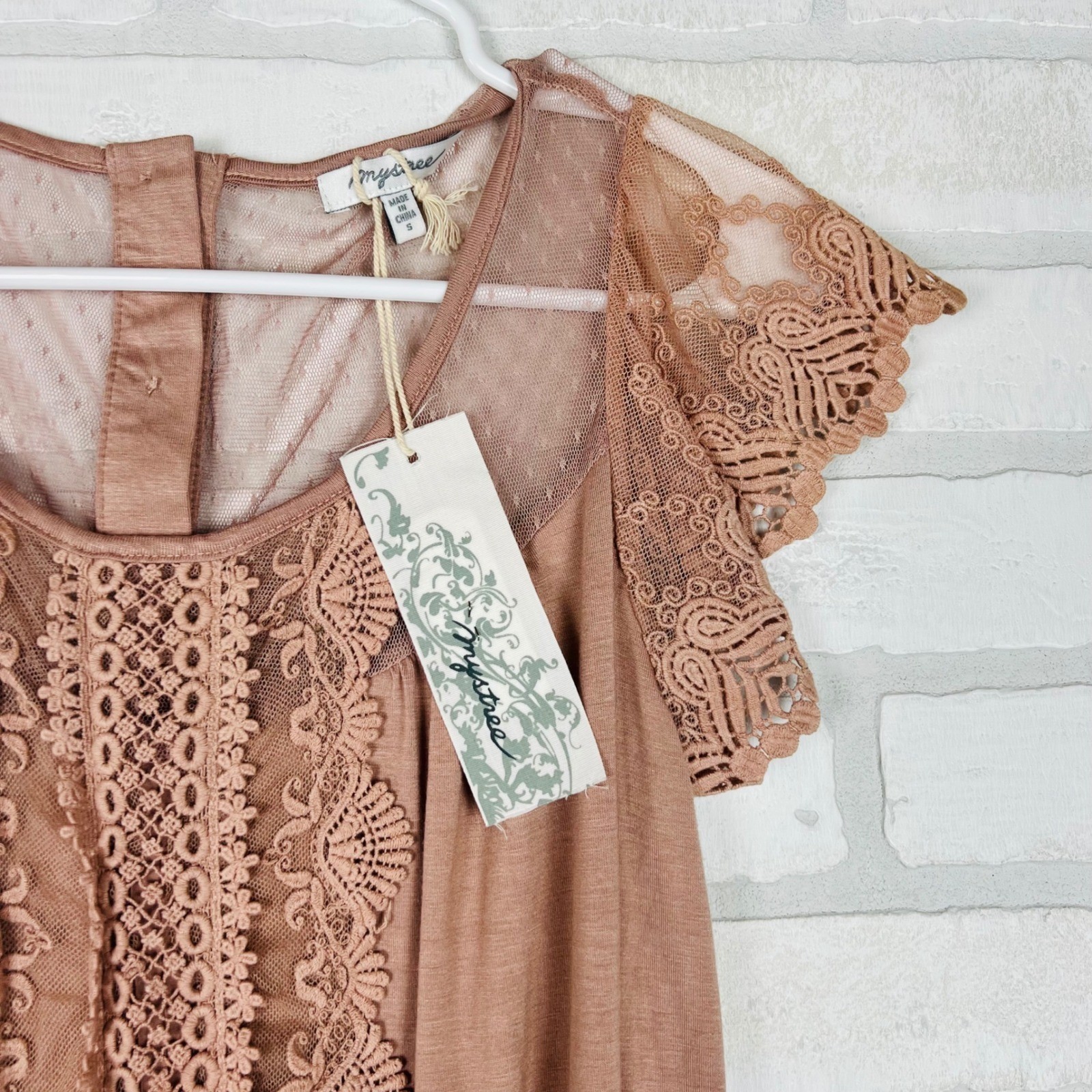 Mystree Mauve Lace Crochet Mesh Flutter Sleeve Blouson Top Small NWT