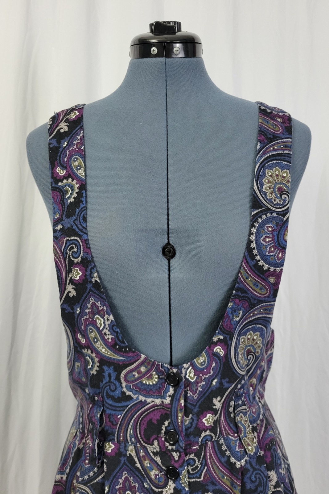 Vintage Outback Red Blue/Purple/Grey Paisley Jumper w Deep Neckline Size 8