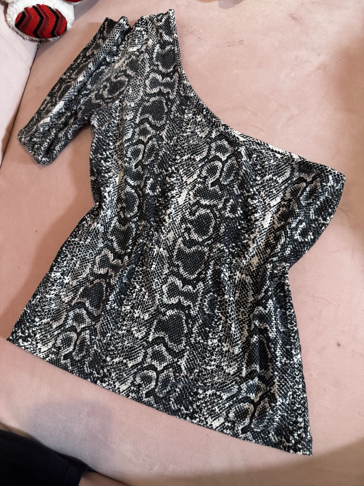 Women’s S One-Shoulder Long Sleeve Snake Skin Ruffle Mini Dress
