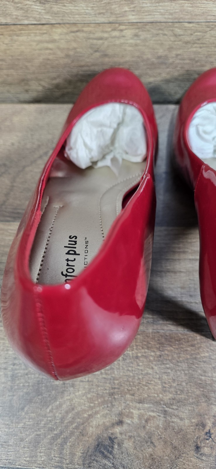 Comfort Plus By Predictions Heels Red New Size 9