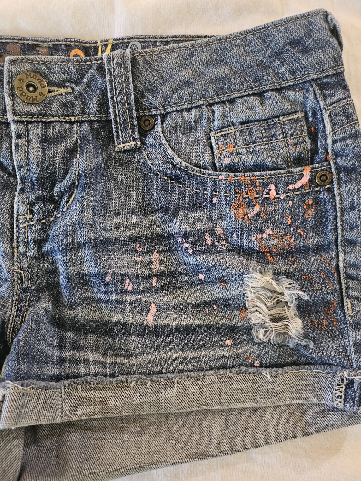 MUDD Low Rise Blue Denim Women’s Shorts with Orange Pink Paint-Splatter Size 5
