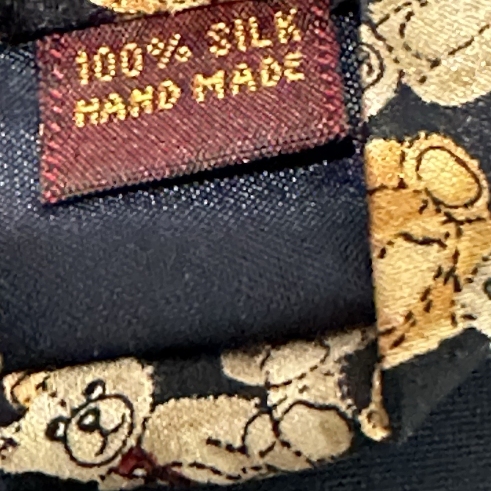 Museum Artifacts Tie Necktie Teddy Bear 100 Year Anniv. 2002 Approx. 59″ x 3.75″