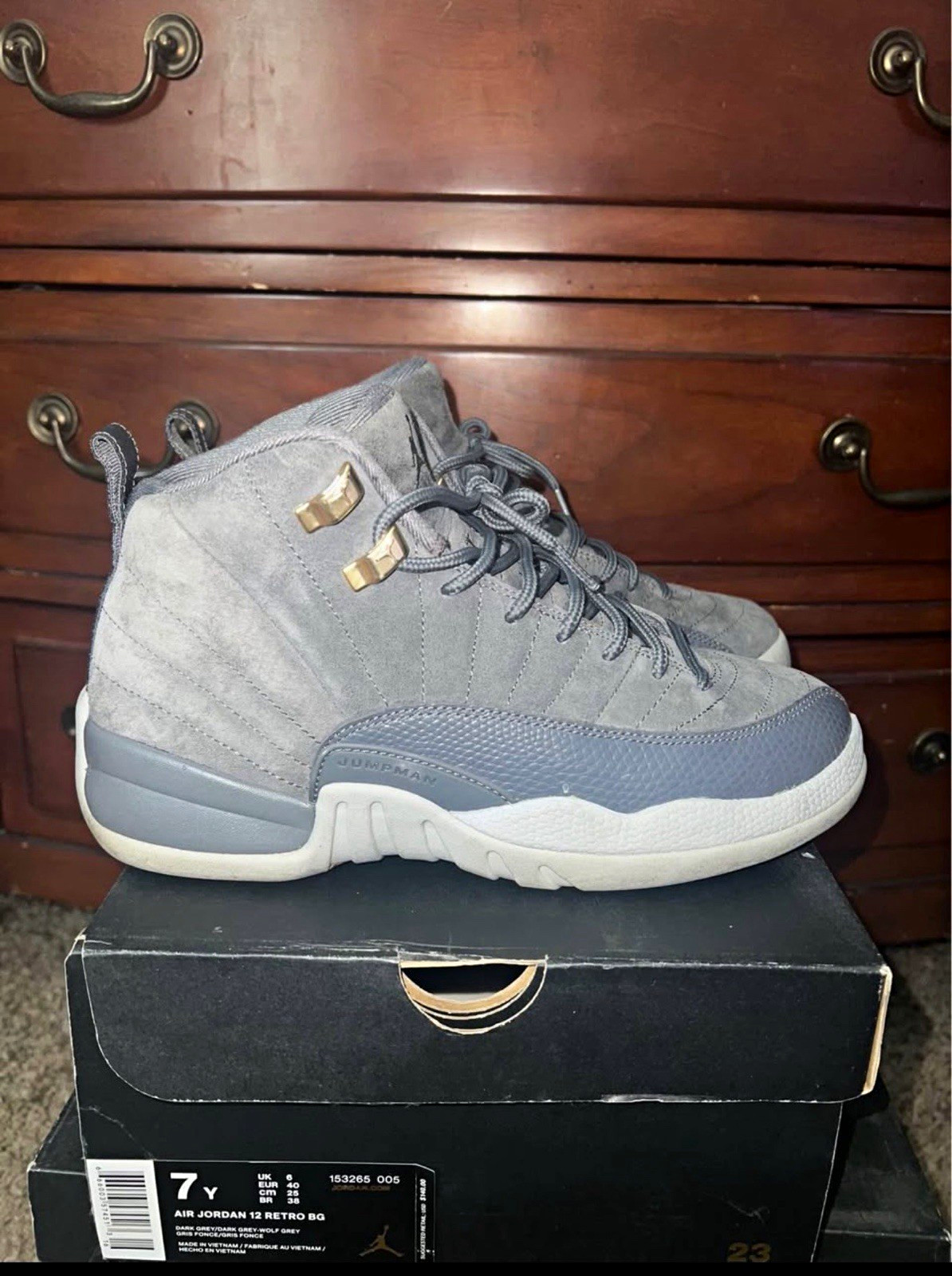Jordan Air Jordan 12 Retro BG Kids 7Y Gray Suede Mid Top Sneakers 153265-005