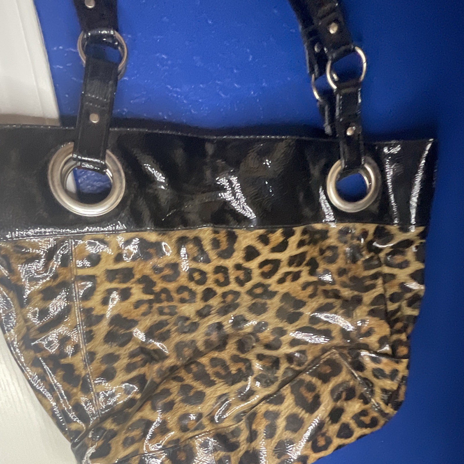 Black Leopard Animal Print Patent Shoulder Bag Zip Top Silver Hardware Pockets
