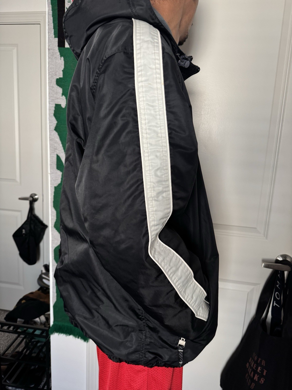 Vintage 1990’s Men’s Nike Windbreaker Jacket. Size L /XL