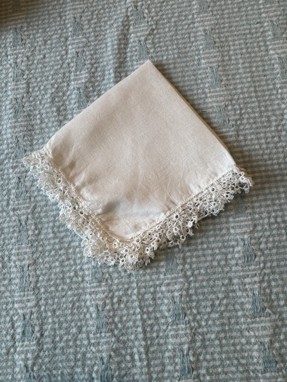 Vintage White Linen 12″ Handkerchief Hand Tatted Lace Scalloped Edge Heirloom