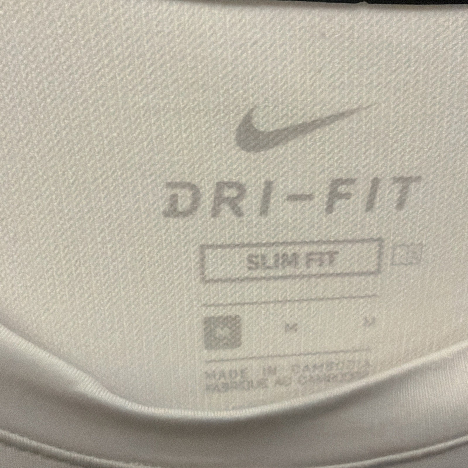 Nike Men’s White Medium Long Sleeve Activewear For Workout/Sport Activities