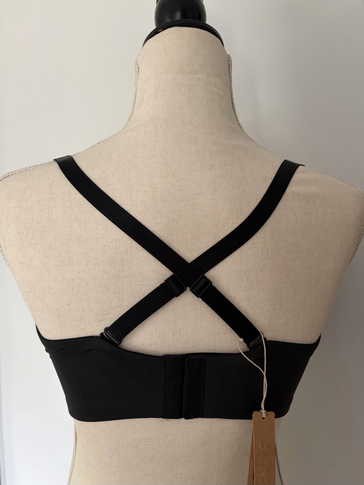 NWT~SKIMS SMOOTHING UNLINED STRAPLESS BRA~ONYX BLACK~SIZE 36DD~BA-BAN-2607