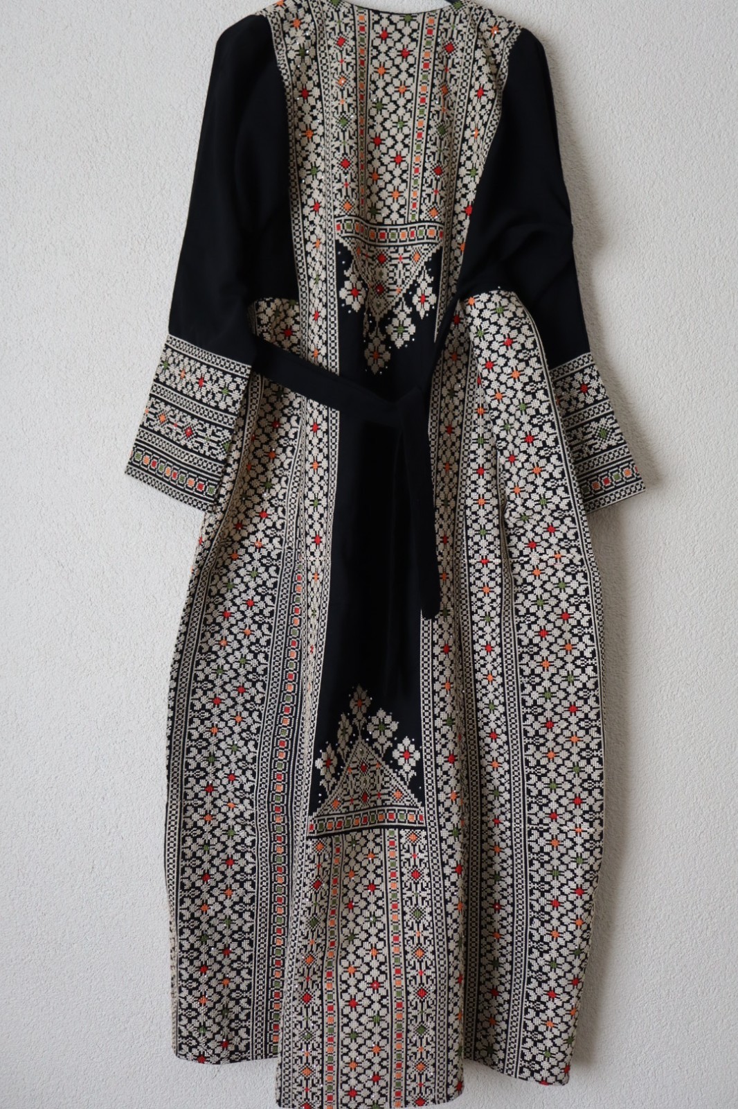 Traditional Palestinian / Jordanian Embroidered Thobe Kaftan Dress Black-JAWHARA